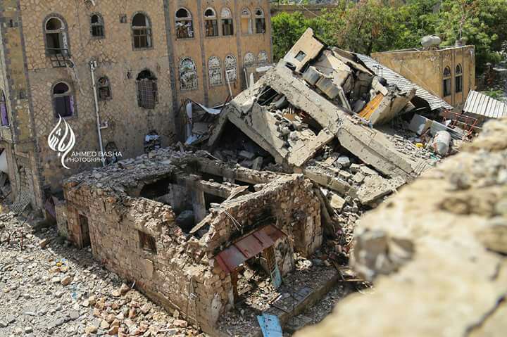 صور توضح حجم الدمار الذي لحق بحي الجحملية على يد مليشيا الحوثي والمخلوع طوال الفترة الماضية