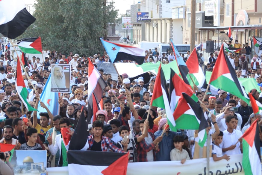 صور تظهر حشود بحضرموت تضامنا مع شعب فلسطين وتنديدا بجرائم الكياني الصهيوني