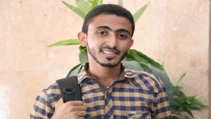 الحزام الأمني بعدن يمنع مراسل "الموقع بوست" من تغطية احتجاجات أمهات المختطفين