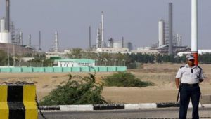 الإمارات ترضخ لشروط قائد حماية منشأة لتصدير الغاز باليمن