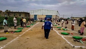 "الهجرة الدولية" تزود أكثر من 1500 عائلة نازحة في حجة بحقائب إغاثية