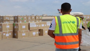 "يونيسف": وصول أكثر من 100 ألف جرعة جديدة من لقاح استرازنيكا ضد كورونا إلى عدن