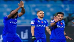 الهلال السعودي يضمد جراح المونديال باكتساح الشباب