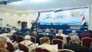 القاضي: الرئاسي والانتقالي وقادة الأحزاب والبركاني يقفون خلف تعطيل عمل البرلمان