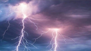 حضرموت.. وفاة فتاتين بصاعقة رعدية في الشحر