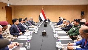 "الرئاسي" يجدد تمسكه بالسلام ويحمل الحوثيين مسؤولية التفريط بفوائد الهدنة