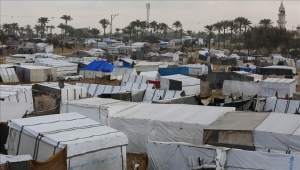 برد وعراء.. نازحو غزة يواجهون منخفضا جويا جديدا بخيام مهترئة