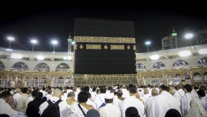 المسجدان الحرام والنبوي يفيضان بالمصلين في ليلة 27 رمضان