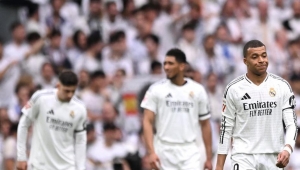 فالنسيا "يصعق" ريال مدريد ويقدم هدية ثمنية لبرشلونة