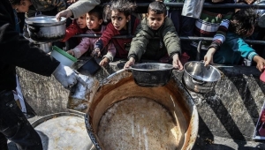 نتنياهو يوافق على إدخال المساعدات إلى غزة بعد 78 يوما من التجويع