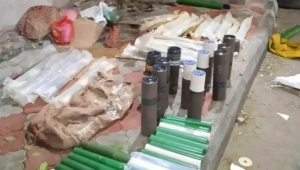 عدن.. إحباط تهريب شحنة أسلحة مخفية داخل حافلة في نقطة العلم