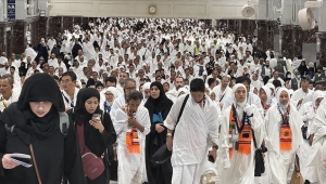 الحجاج يبدأون أول أيام التشريق في مناسك الحج