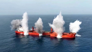 المونيتور: الهجمات البحرية للحوثيين تهدف للإنتقام من إسرائيل وأمريكا بعد ضرب إيران (ترجمة خاصة)