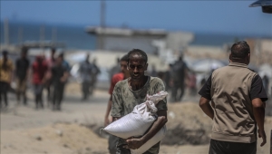 بينما تقتل الفلسطينيين جوعا.. إسرائيل ترسل مساعدات للدروز بالسويداء