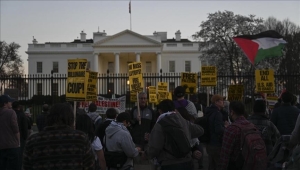 مظاهرة أمام البيت الأبيض تطالب بإنهاء تجويع غزة