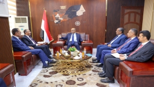 رئيس الوزراء يلتقي قيادة "الصناعة والتجارة" ويوجه بتشكيل لجان ميدانية للرقابة على الأسعار