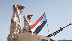 عدن.. مليشيا الانتقالي تهاجم قسم شرطة "التواهي" وتخرج سجينا بالقوة