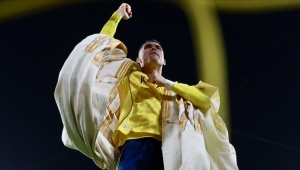 بـ"البشت".. رونالدو يحتفل بذكرى تأسيس السعودية وينفي اعتزامه مغادرتها