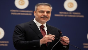 مسؤول في تركيا يكشف نقل أنقرة رسائل بين أمريكا وإيران