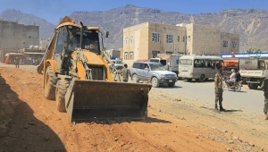 سقطرى.. حملة ميدانية لإزالة أسواق بيع الأسماك من الشوارع العامة