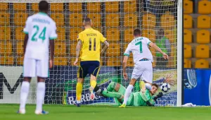 "هاتريك" فيليكس يقرب النصر من لقب الدوري السعودي