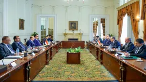 مباحثات يمنية مصرية.. تأكيد على وحدة اليمن وسيادته ورفض لتدويل وعسكرة البحر الأحمر