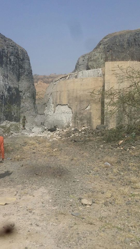 شاهد‬ صور لأحد أنفاق المخلوع صالح  في فج عطان ‫بصنعاء‬ بعد قصفه من قبل طيران ‫التحالف العربي