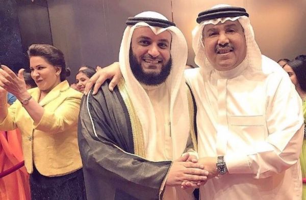 العفاسي يعلق على صورة جمعته بمحمد عبده بكلمات أغنية للأخير