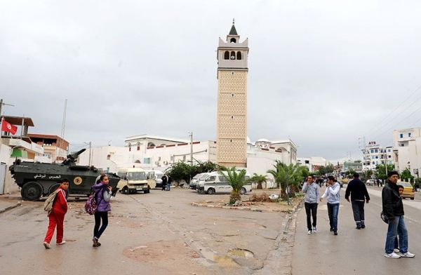 الأذان مصحوبا بموسيقى صاخبة بحانة يثير ضجّة بتونس (شاهد)