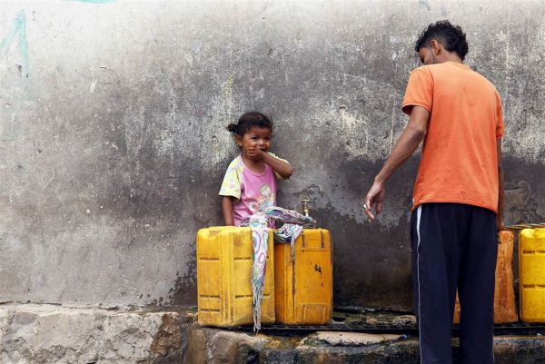 المثقف اليمني في زمن الحرب بين الدور السلبي والإيجابي (تقرير)