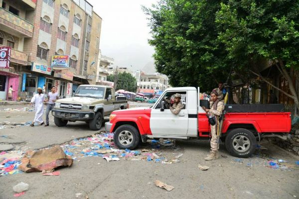 تعز.. مسلحون مجهولون يغتالون جنديين بالجيش الوطني