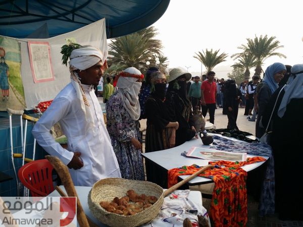 عدن تحتضن مهرجاناً شعبياً هو الأول من نوعه عن الثقافة والتراث (صور)