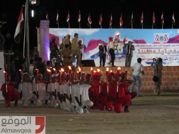 احتفالات جماهيرية في مأرب ورئيس هيئة الأركان يوقد شعلة ثورة سبتمبر (صور)