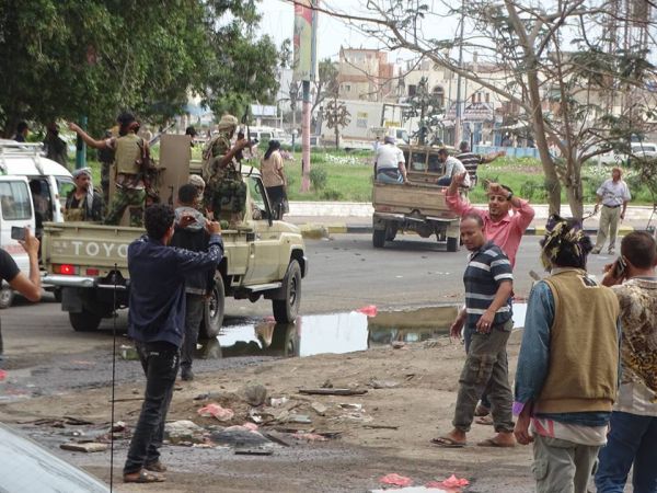 إسقاط الحكومة.. مطالب شعبية أم انقلاب جديد على الشرعية؟ (تقرير)