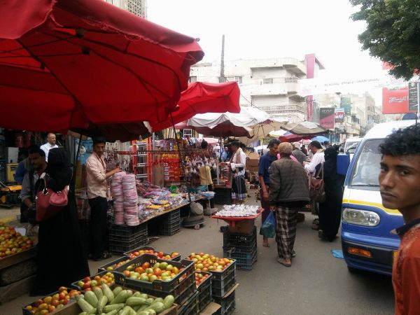 تعز .. لهيب الأسعار يكوي المواطنين مع حلول شهر رمضان (تقرير)