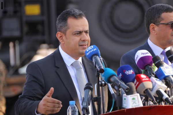 رئيس الوزراء: برامج إعمار ومشاريع تنمية بدعم سعودي إماراتي