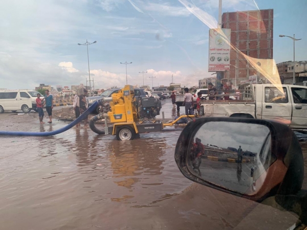 هادي يوجه الحكومة باعتماد موازنة طارئة لمواجهة احتياجات عدن