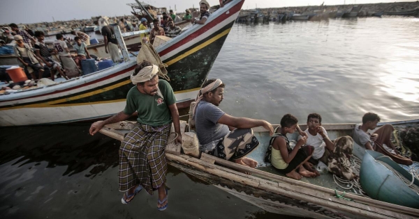 البحرية الأمريكية تنقذ 11 صيادا يمنيا من الغرق في الممر الملاحي الدولي