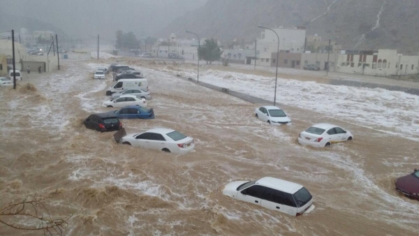 أرصاد حضرموت يحذّر من هطول أمطار غزيرة في الوادي والصحراء وجزء من الساحل