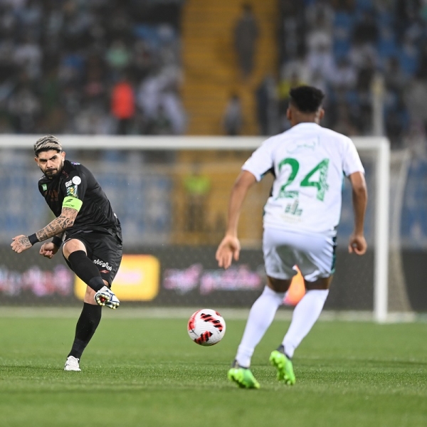 الشباب يعبر الأهلي ويصطدم بالهلال في نصف نهائي الكأس