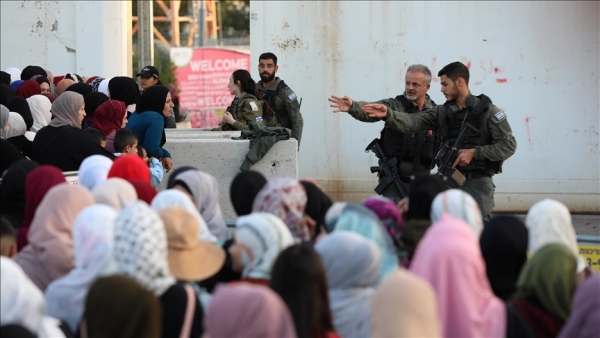 الآلاف من فلسطينيي الضفة يشدّون الرحال إلى 