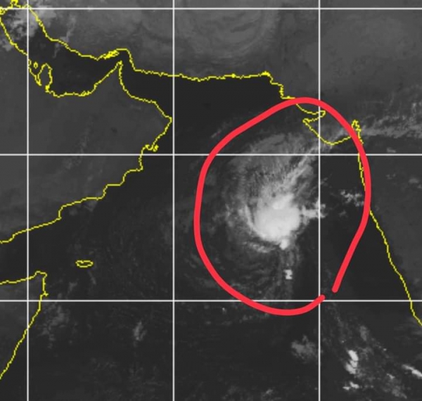 خبير أرصاد يتوقع هطول أمطار غزيرة في سقطرى بسبب العاصفة الإستوائية في البحر العربي