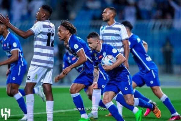 الهلال يبتعد عن صراع الصدارة بتعادل مخيب أمام الطائي