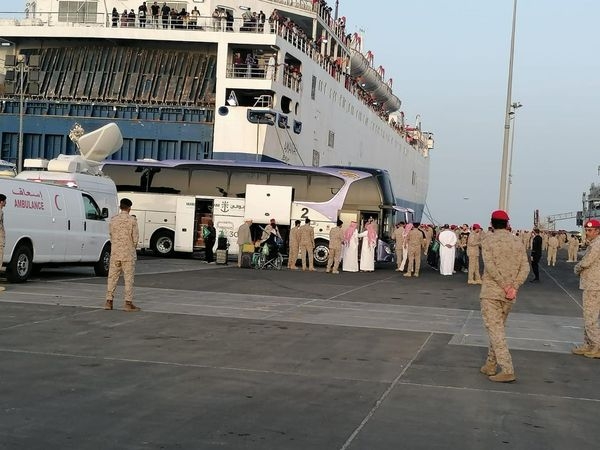 الخارجية اليمنية تعلن إجلاء دفعة ثانية من الرعايا اليمنيين في السودان