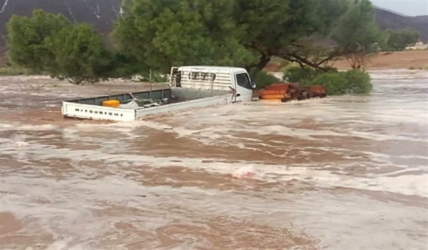 العثور على جثة طفل جرفته سيول الأمطار في حيس بالحديدة