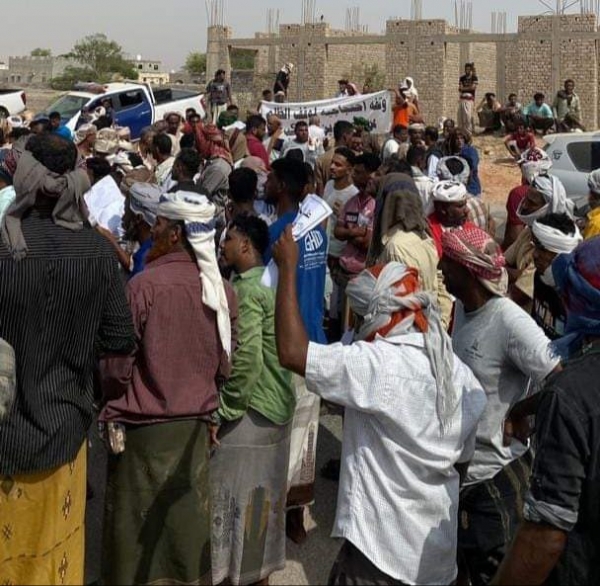 إصابة عدد من الصيادين المتظاهرين في مدينة 