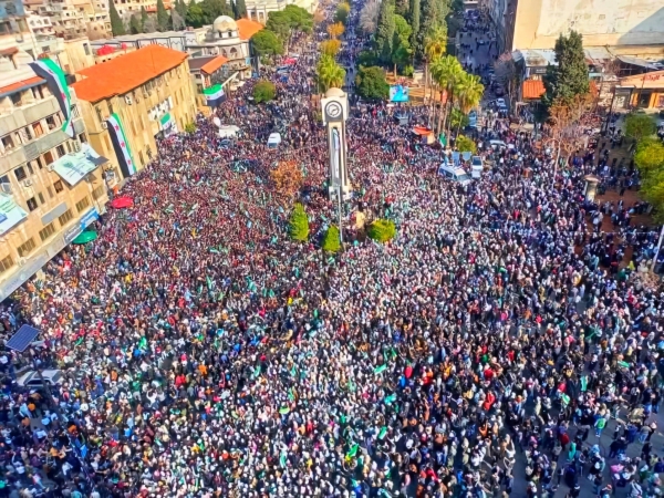 جمعة النصر.. السوريون يحتفلون بسقوط نظام الأسد في شوارع دمشق وبقية المدن