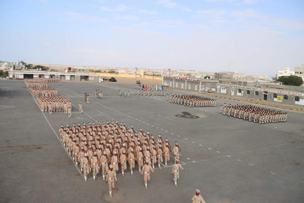 وزير الدفاع يشدد على رفع الجاهزية القتالية لمواجهة أي تطورات عسكرية ميدانية