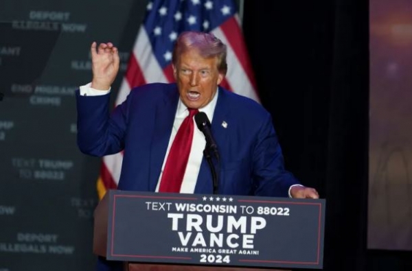 ترامب يجدد التزامه بشراء 