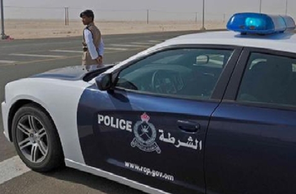 سلطات عُمان تضبط يمنياً حاول إدخال أموالا غير مُصرح بها